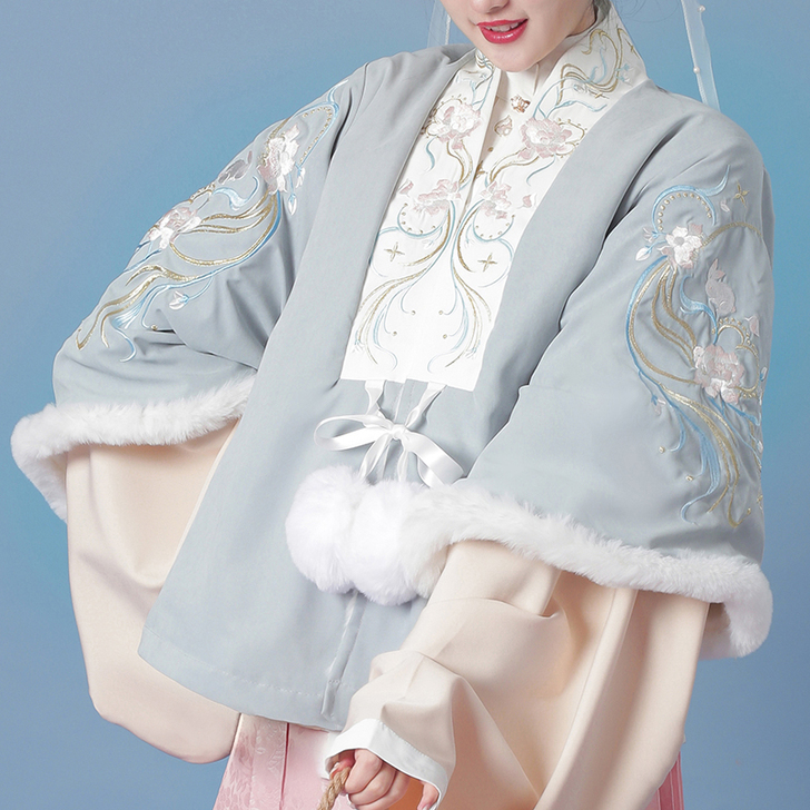 东月棠 流云兔 冬装汉服 浅蓝袄子
