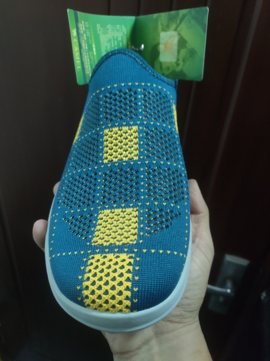 几双全新骆驼男士休闲鞋，清仓价59，码数4...