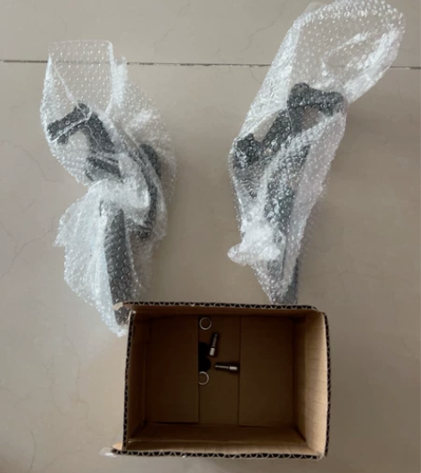 出一副自用电动车牛角镜,防炫目。之前用在我...