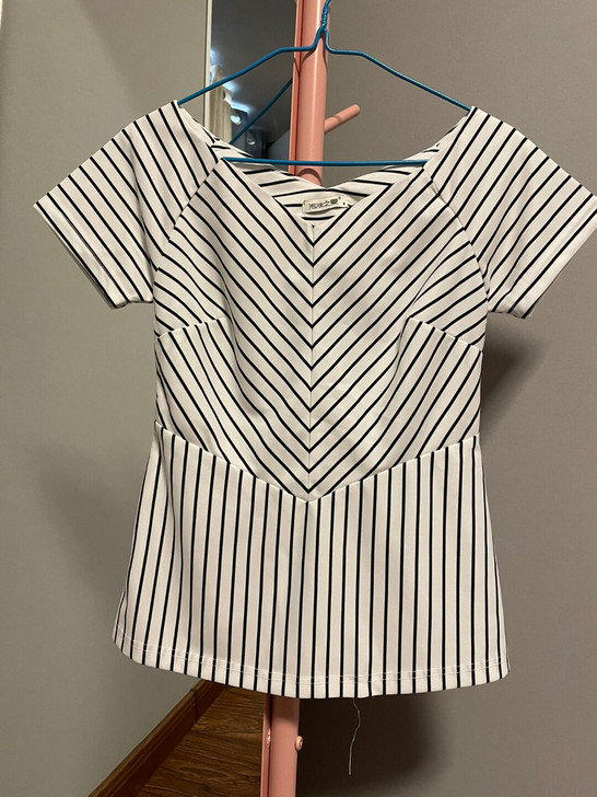 条纹修身V领短袖T恤s码