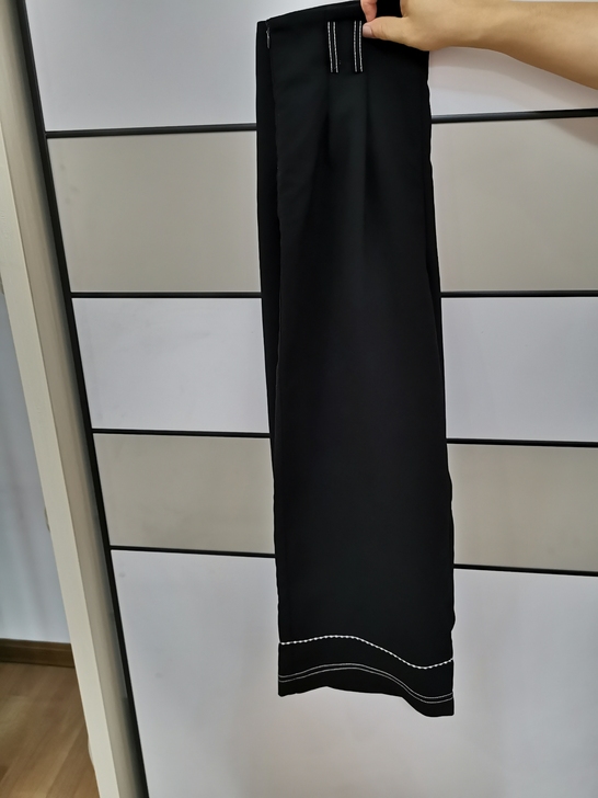 直筒裤显瘦，版型好，西装面料怎么洗都不会变...