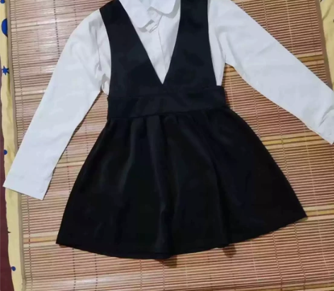 胖M显廋背带裙连衣裙v领春秋裙高腰拉链收腰...