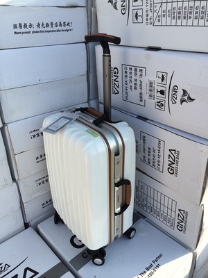 银座 旅行箱  质量很好 使用过 搬家带不...