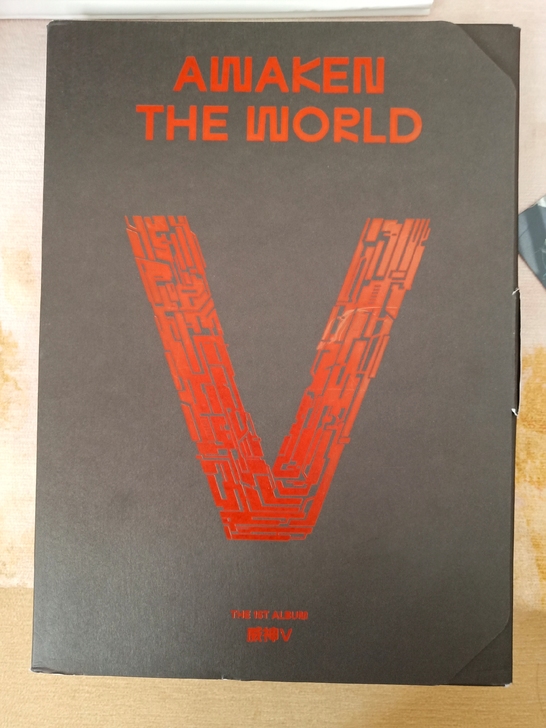 威神V WayV The 1st Albu...
