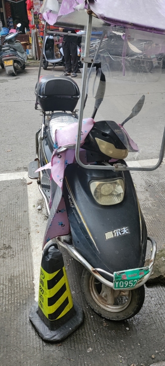 老年人代步车,五个电瓶,