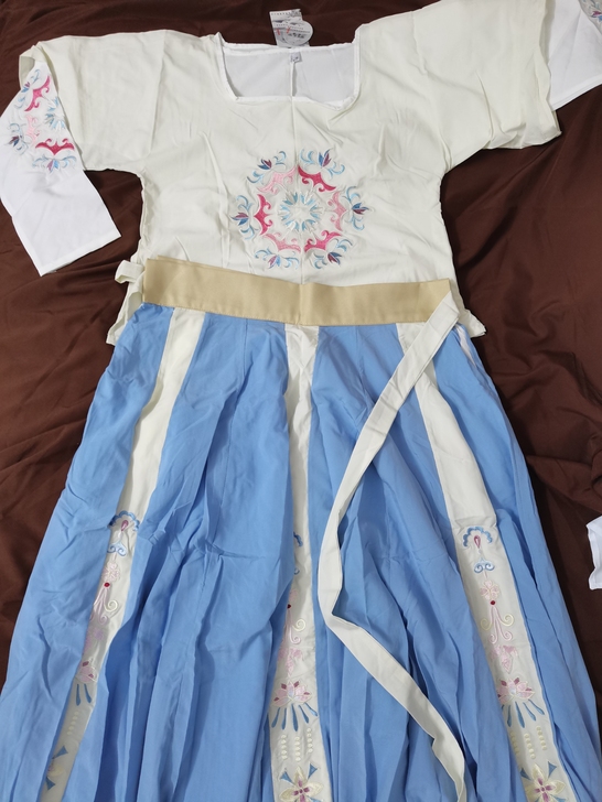 艺缕原创坦领汉服女三件套两片式齐腰襦裙半臂...