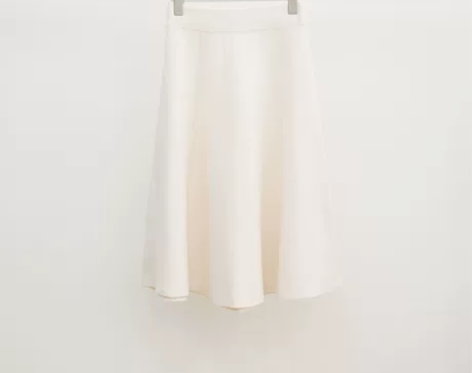 竹节棉大摆裙，A字型，比较淑女款，腰部有松...