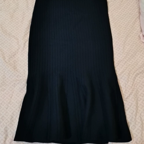 出秋冬黑色针织鱼尾裙！ 裙长74cm，腰围...