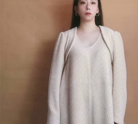 小众设计极简风格针织套装 风格:极简,优雅...