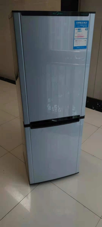 海尔两门冰箱，八成新以上，冷藏冷冻保鲜效果...