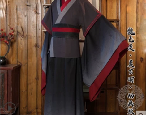 出莫玄羽的c服呐（也可租） 在家放的太久了...