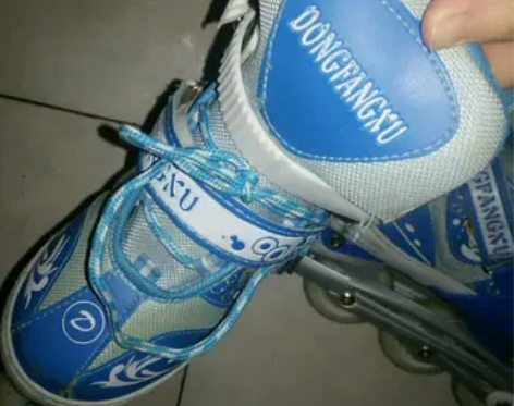 正品溜冰鞋儿童全套装闪光直排轮旱冰鞋滑冰鞋...