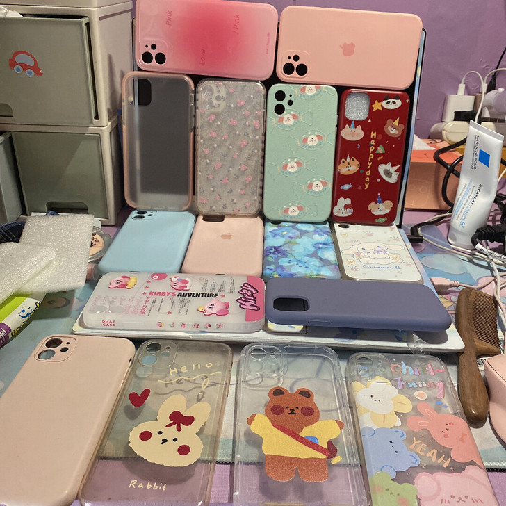 iPhone11手机壳 都是很新的 本人太...