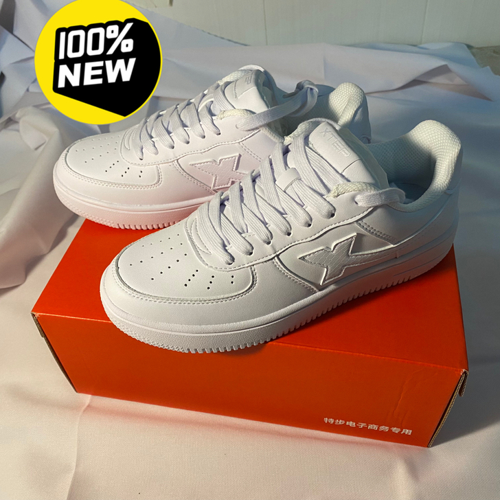 特步男女情侣板鞋