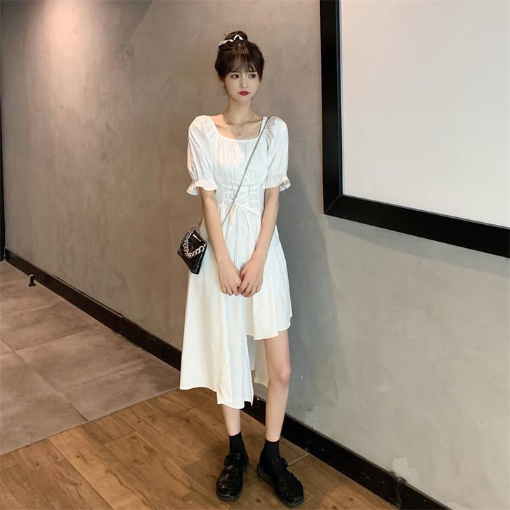 白色连衣裙m码，全新，吊牌还在