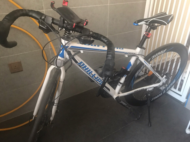 飞利浦 公路赛自行车 9成新 之前一直...