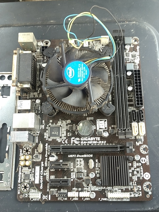 技嘉H81拆机主板，好的，带挡板