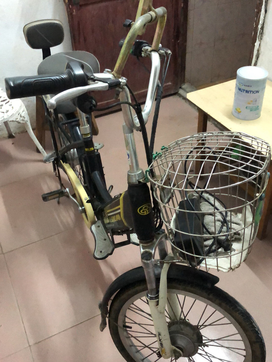 正品绿源电动自行车，品相还有7-8成新。电...