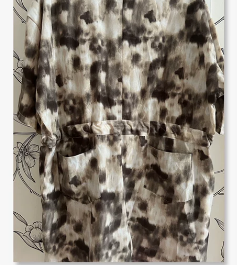 全新连体裤一条（有吊牌），雪纺面料，前胸全...