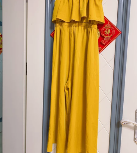 黄色连体裤，时尚，显身材，M码，八成新，不...