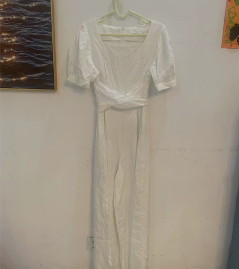 万达广场300多入的连体裤，自己变胖了穿不...