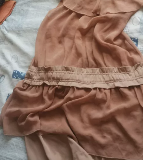 夏天连体裤，适合120斤以内。 感兴趣的话...