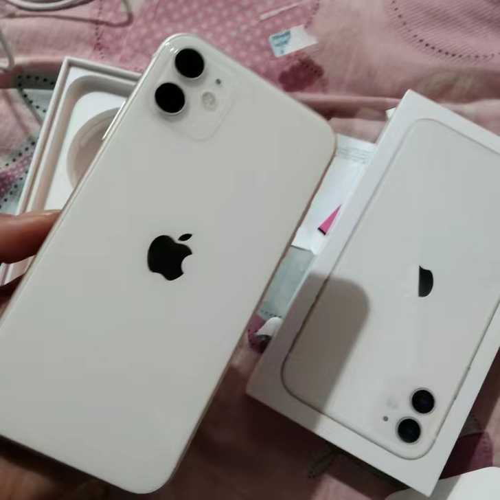 苹果11 128G 99新  原装 没有维...