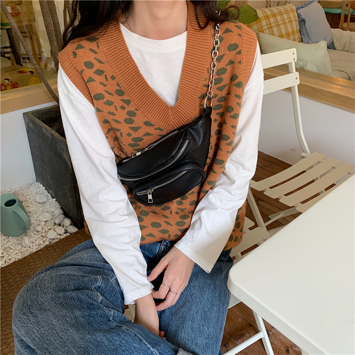 2020新款小众设计个性ins超火胸包网红...