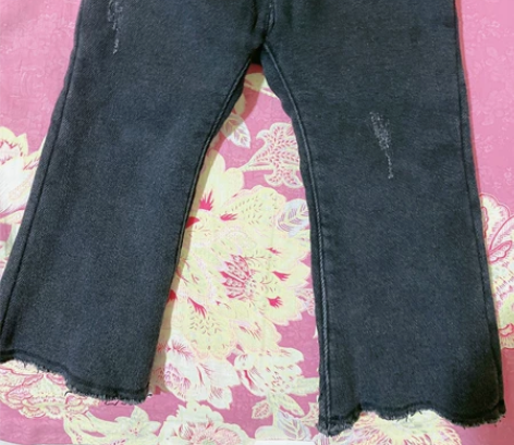 加绒喇叭牛仔裤，是非常软的牛仔，手感特别舒...