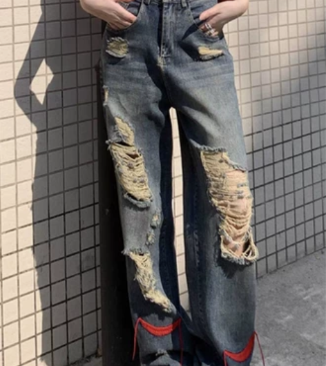 红绳女装破洞牛仔裤 L码 30米 之前买大...