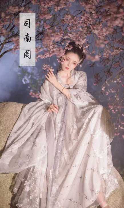 正版汉服出租 司南阁 夜樱 五米大摆 ...