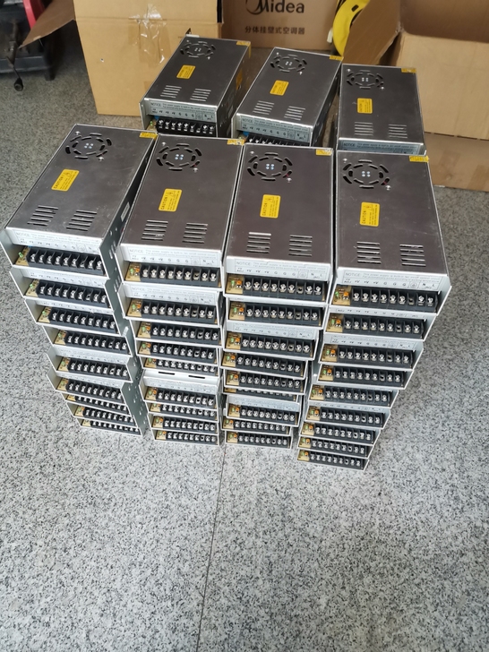 刚拆下63个创联5V60A箱体电源，很新净...