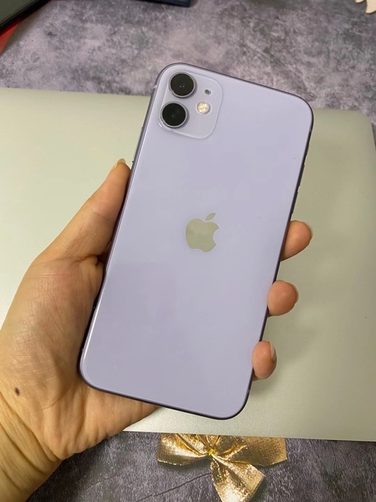 iPhone 11紫 128G 色国行正品。