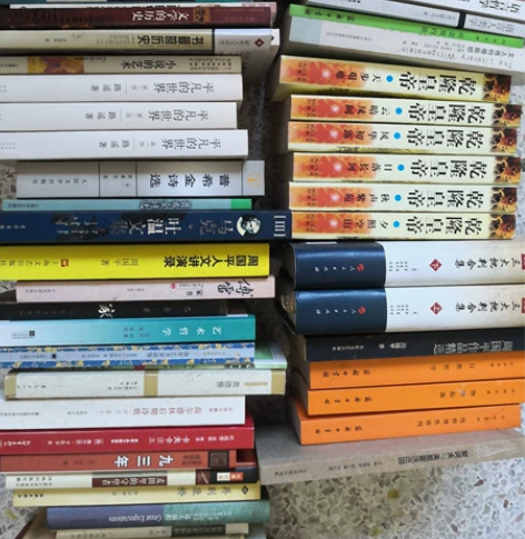 出一批书,有文学,哲学,散文 可单卖,感兴...