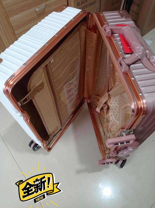 出闲置26寸铝框行李箱大容量旅行箱