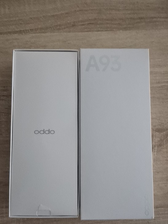oppo A93 5G手机包装盒子