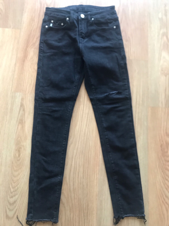 新款破洞牛仔裤女修身铅笔裤 裤尺寸27码，...