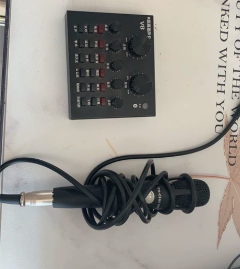 直播声卡  没有耳机  一个声卡  一个话...