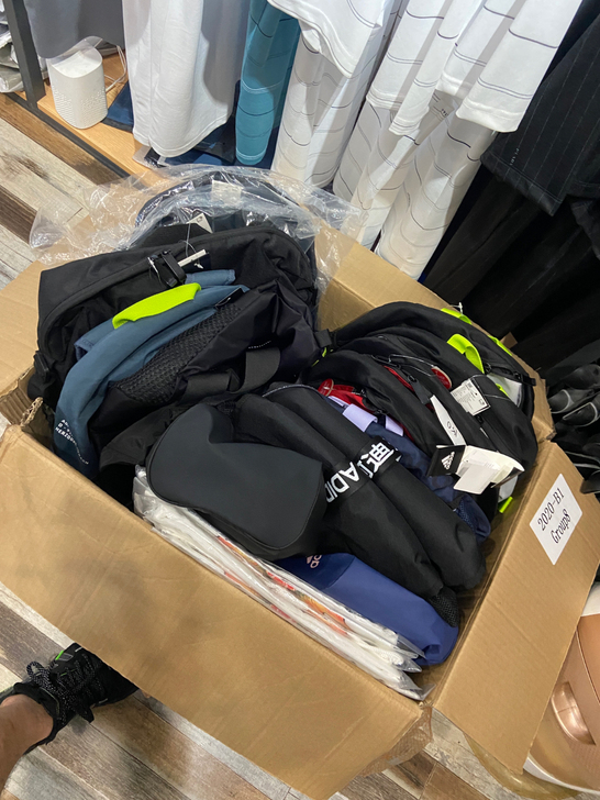 阿迪达斯背包抽绳包adidas书包运动背包