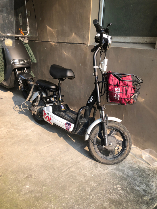 自用绿源电动车，去年买的，2600多，平时...