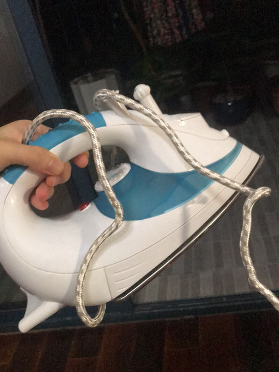 很新的熨斗