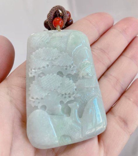 翡翠A货玉雕山水牌 带鉴定证书 重39.2...