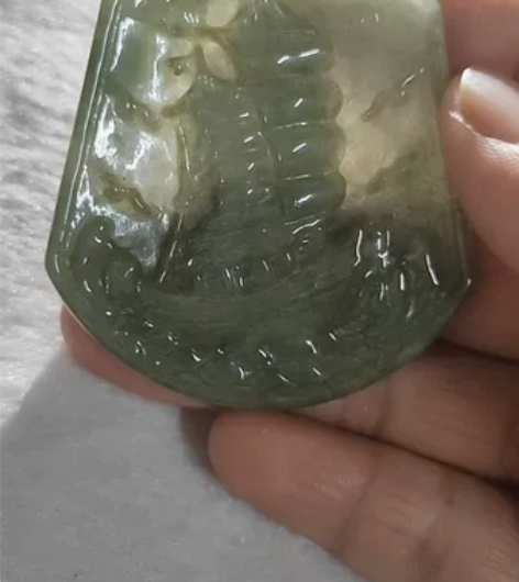 翡翠玉雕玉吊坠,寓意为,一帆风顺。尺寸看图...