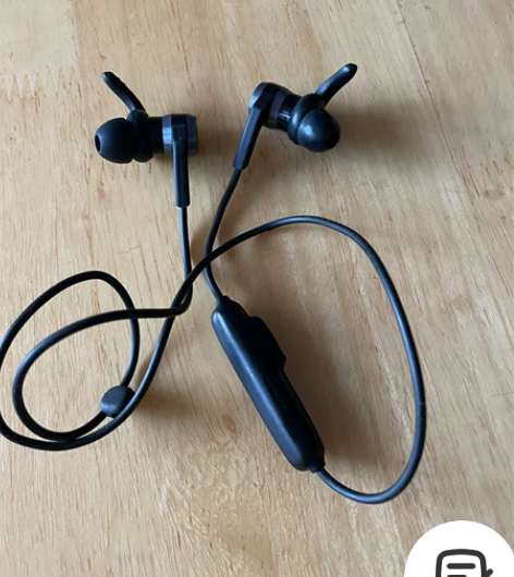 1 more 万魔闲置蓝牙耳机主机一部，几...