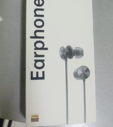 买一加手机赠送耳机,仅拆封,未使用。 感兴...