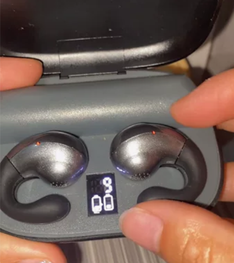 今天给大家推荐一款夏新品牌，不入耳式的蓝牙...