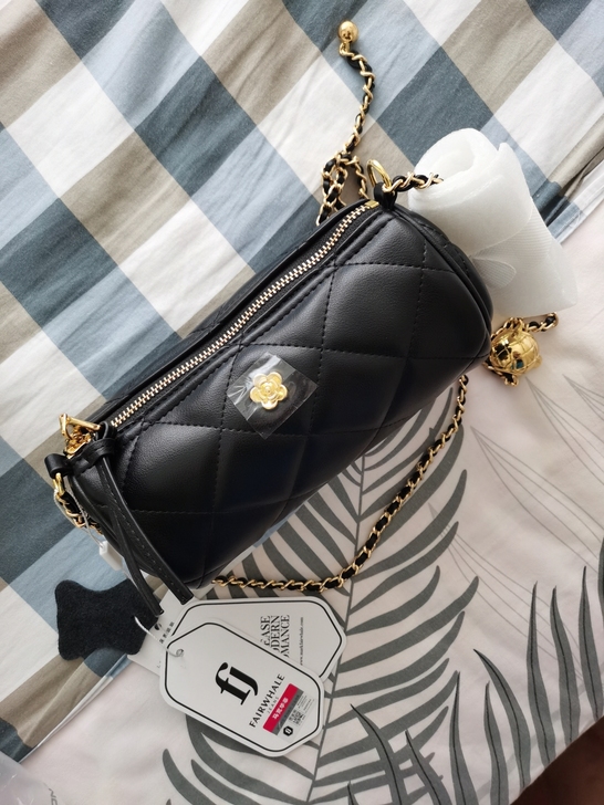 女士小包斜挎包全新未使用低价处理，售出不退...