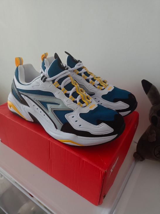 特步 山海运动休闲跑鞋