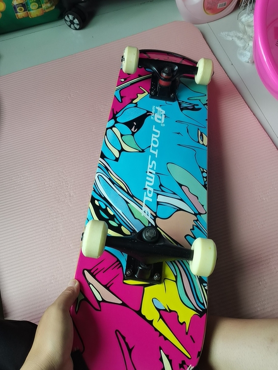 有点脏，我不会滑用它载过东西，脏可以处理