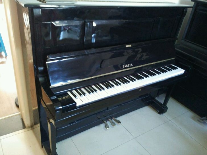 就这一个二手钢琴不干了，钢琴厂甩卖